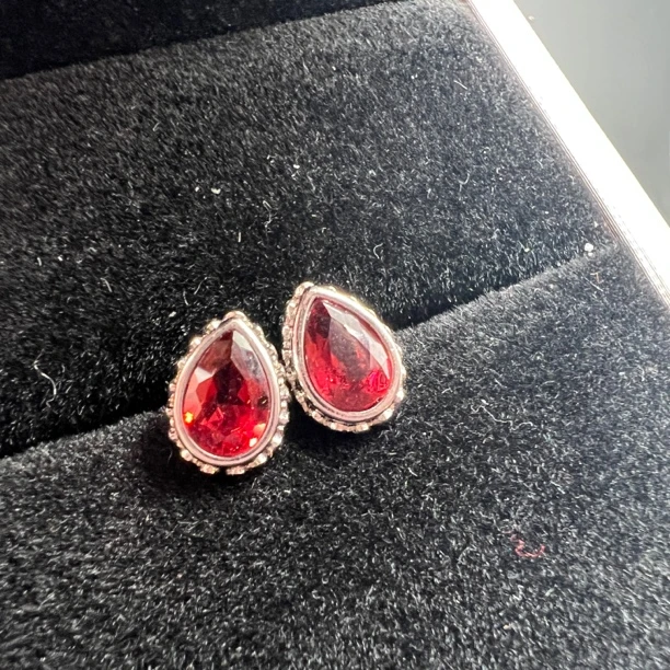 合金耳饰 新年新气象耳钉红色之爱 治愈绽放热情丰盛喜悦