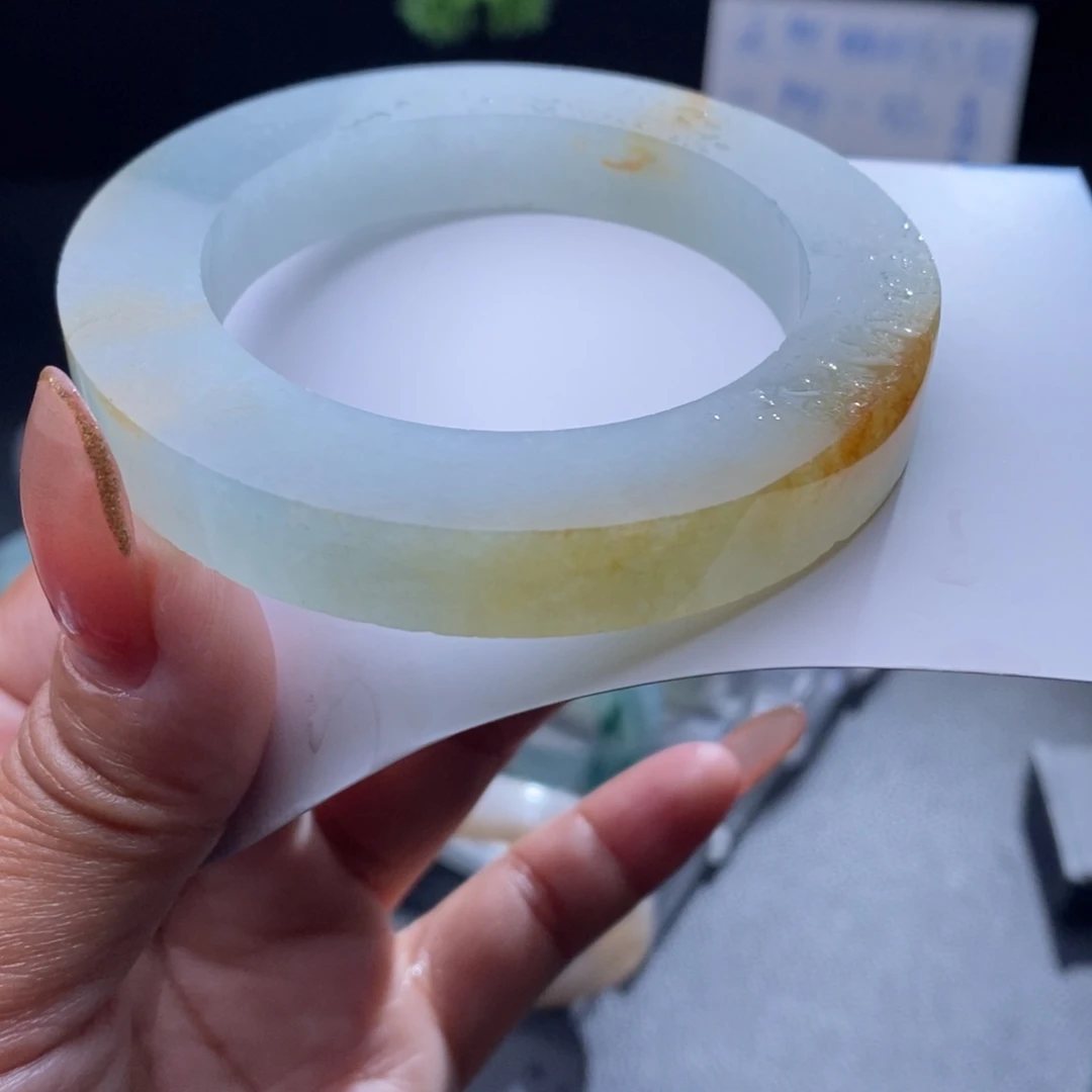 定制翡翠未镶嵌翡翠手镯