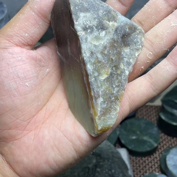 和田玉未镶嵌珠宝半成品