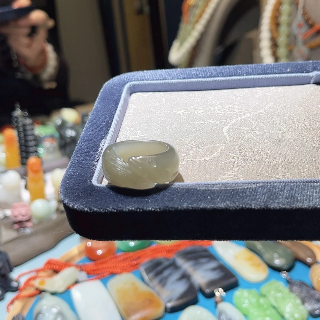 和田玉未镶嵌戒指