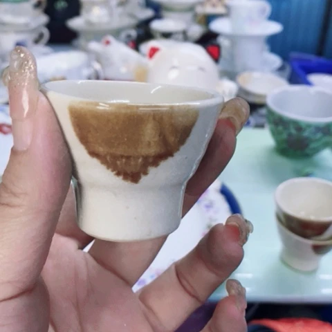 瓷片在好朋友面前我Q