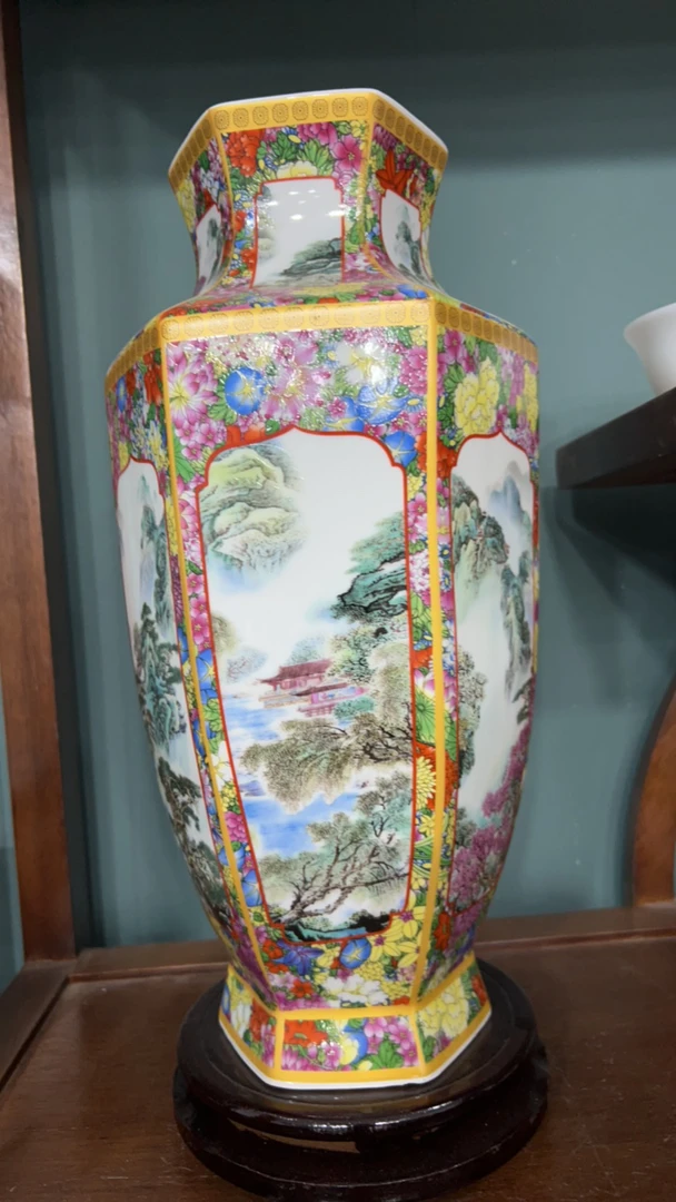 景德镇陶瓷万花山水六方瓶