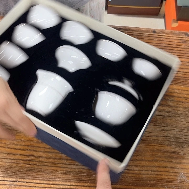 孤品茶具套装等。