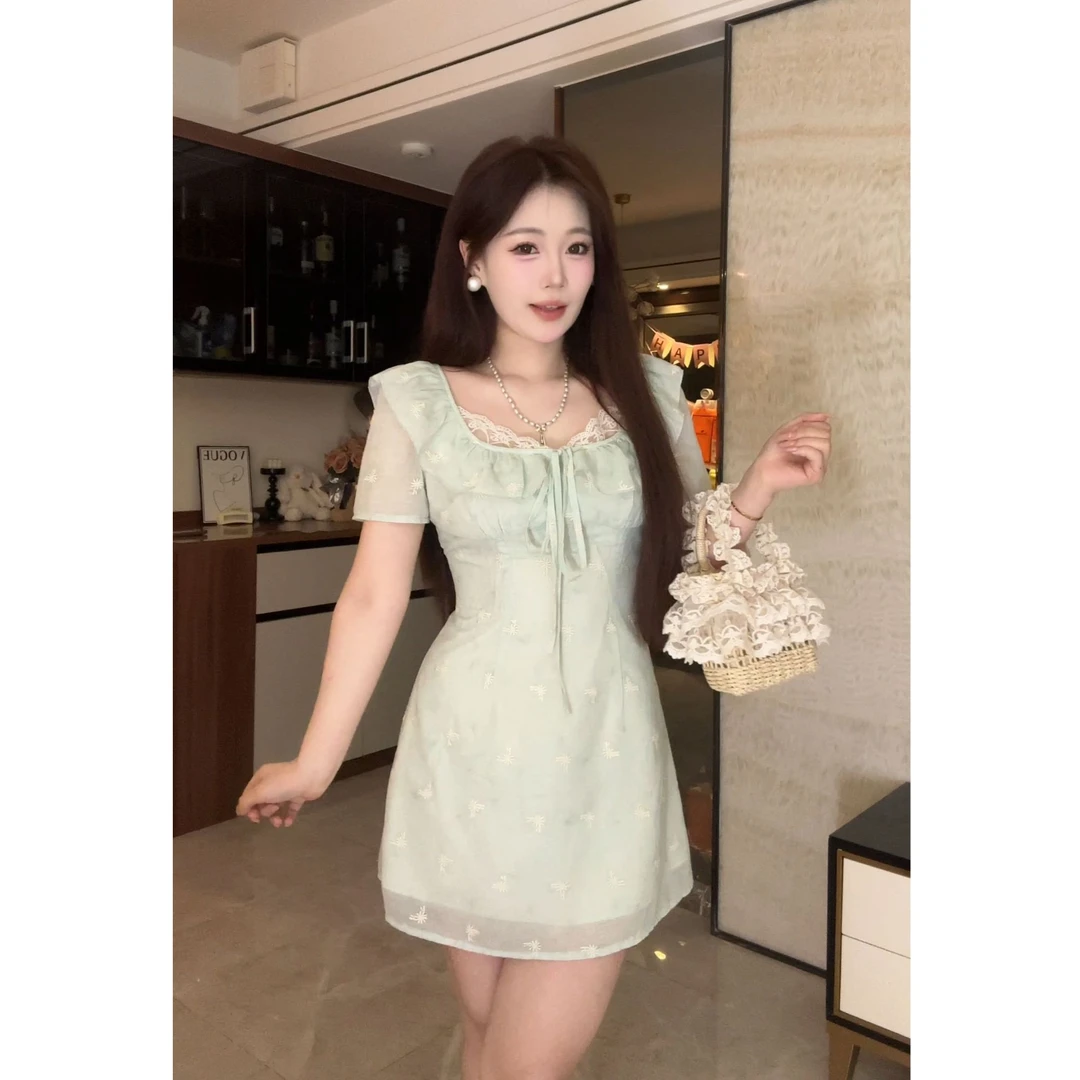 大码法式温柔蕾丝拼接绣花连衣裙女夏季显瘦收腰裙子10944