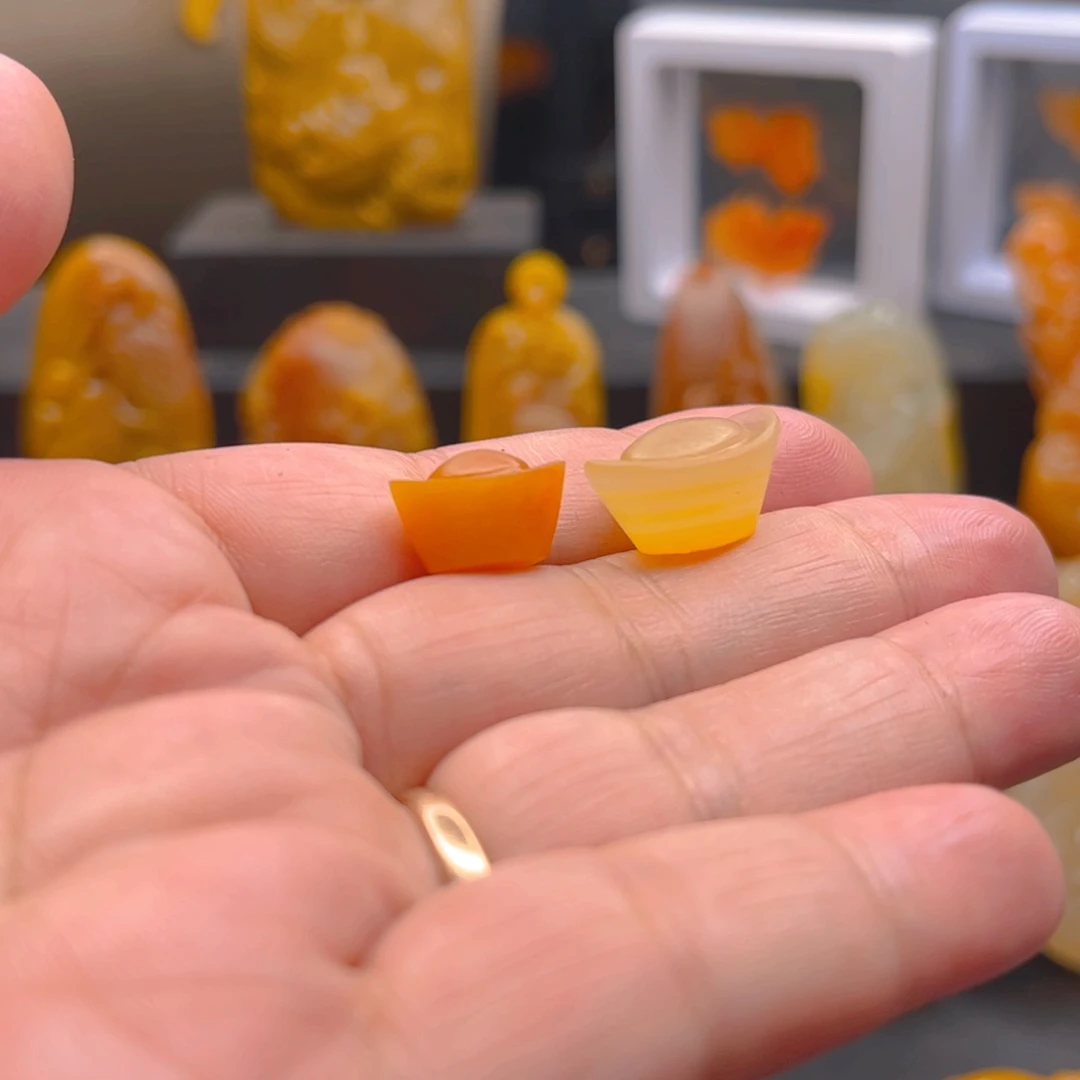 石英质玉未镶嵌颈饰昆