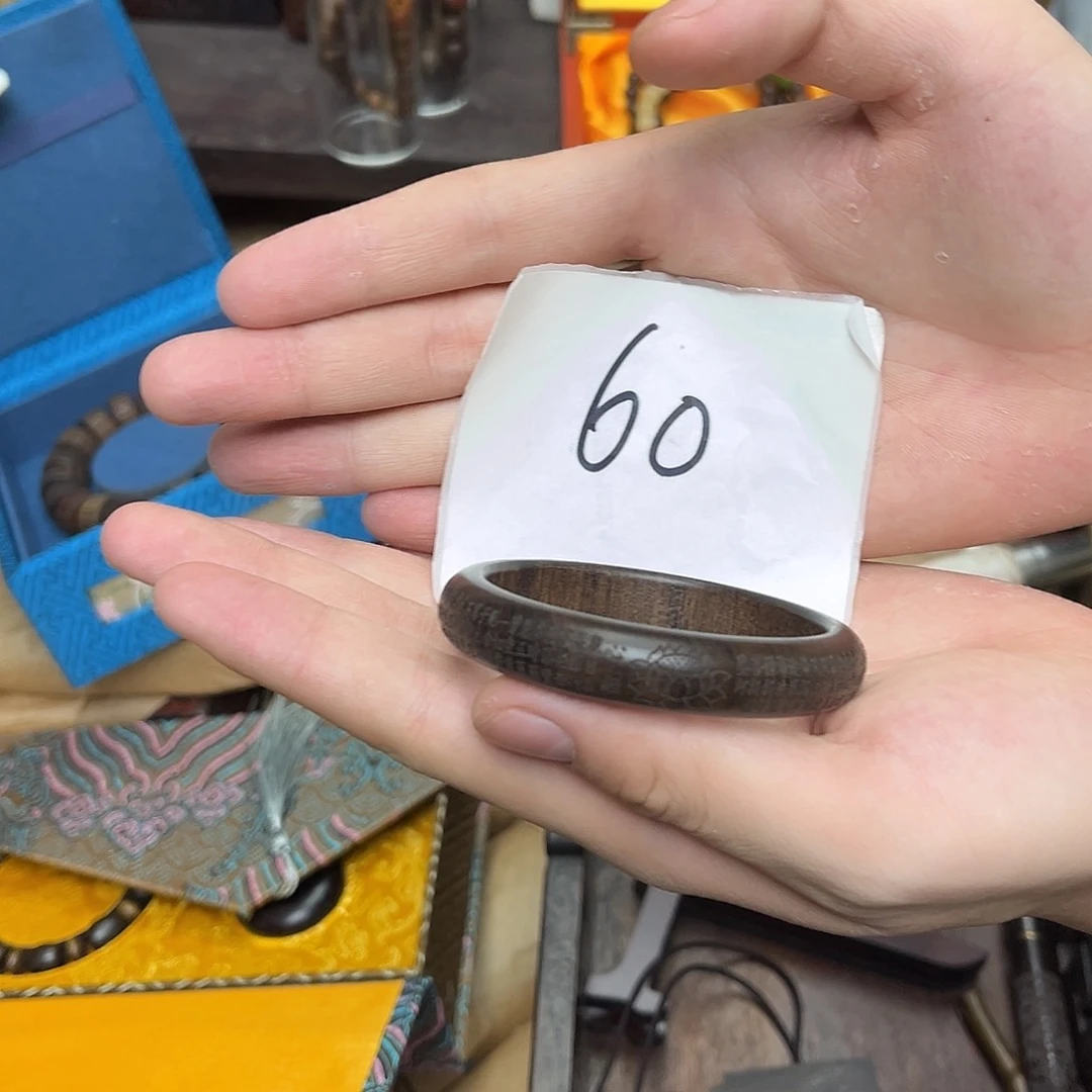 大叶紫檀（黑酸枝木类）