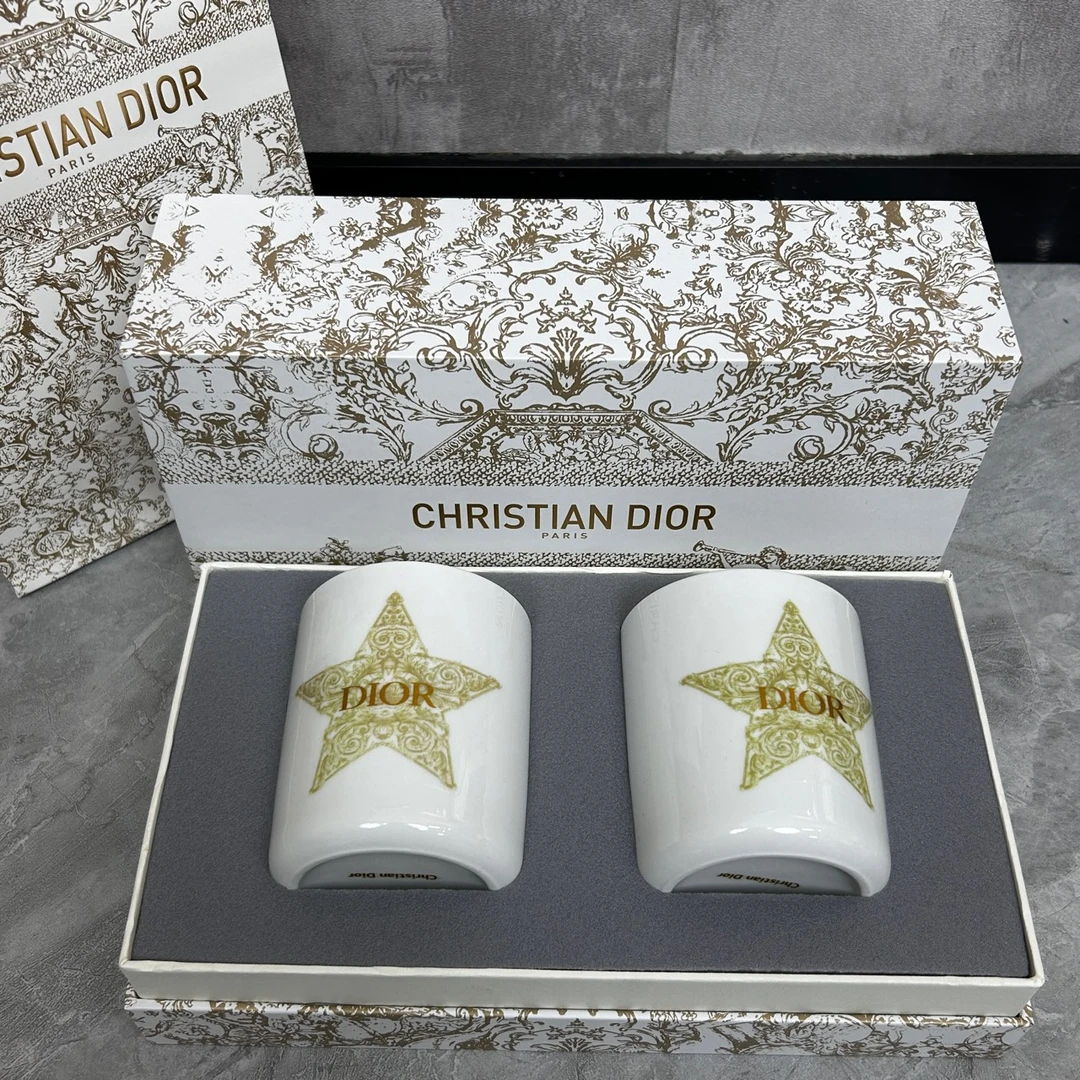 108 Dior 圣诞鼠尾草香薰蜡烛礼盒 全新