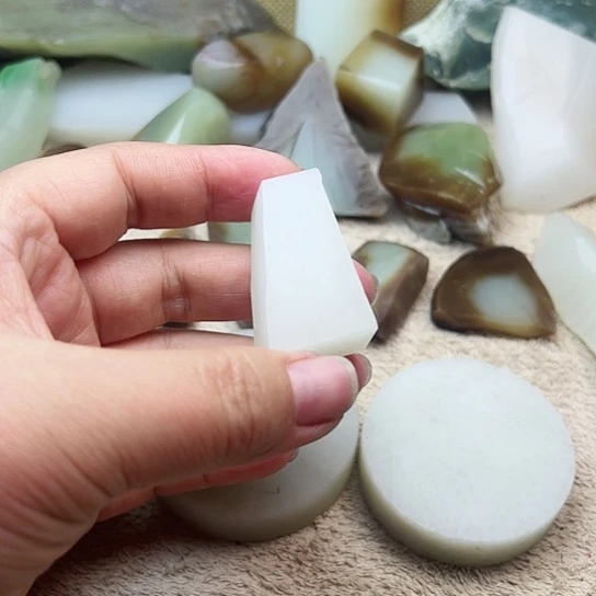 【闪购商品】和田玉（糖玉）挂件未镶嵌志***界