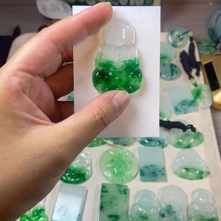 强***车颈饰未镶嵌翡翠音