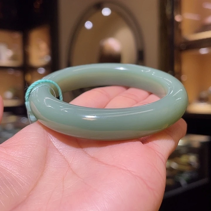 未镶嵌手镯和田玉55.3#66.16g