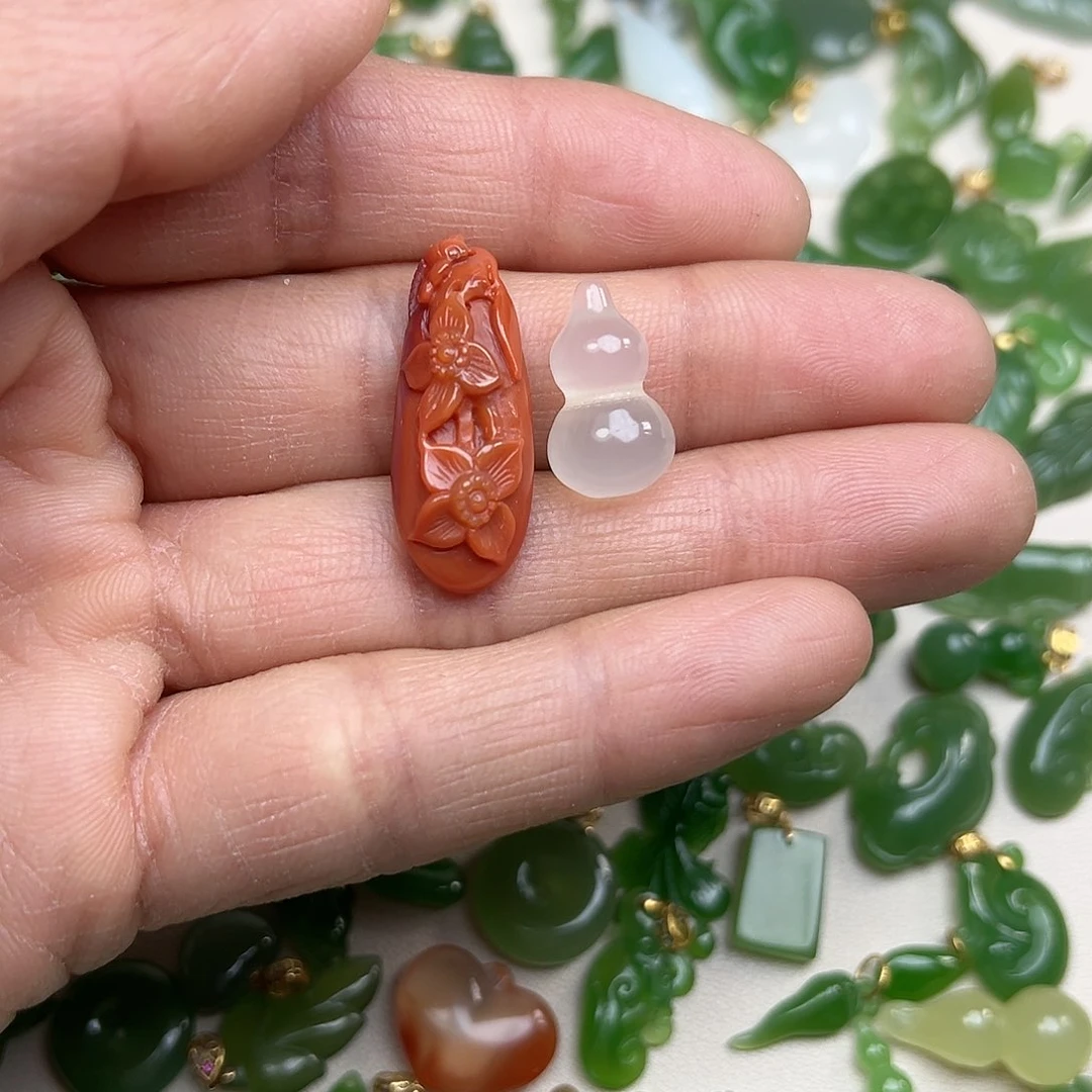 南红玛瑙颈饰未镶嵌唯**兰葫芦是赠品