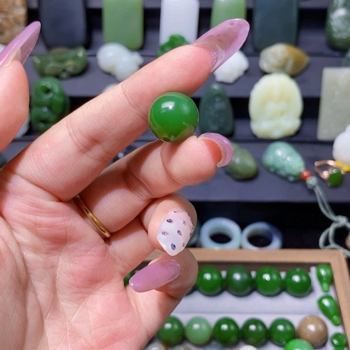 和田玉未镶嵌颈饰B****f