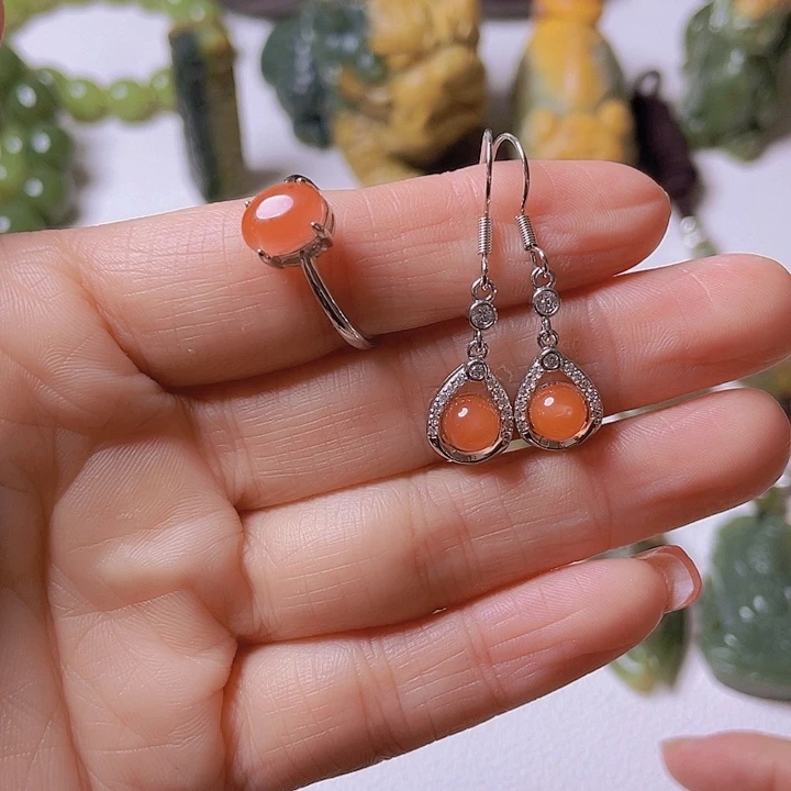 和田玉手把件未镶嵌