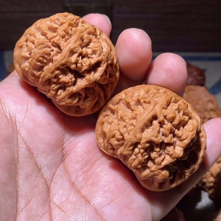 张***花文玩核桃把件核桃