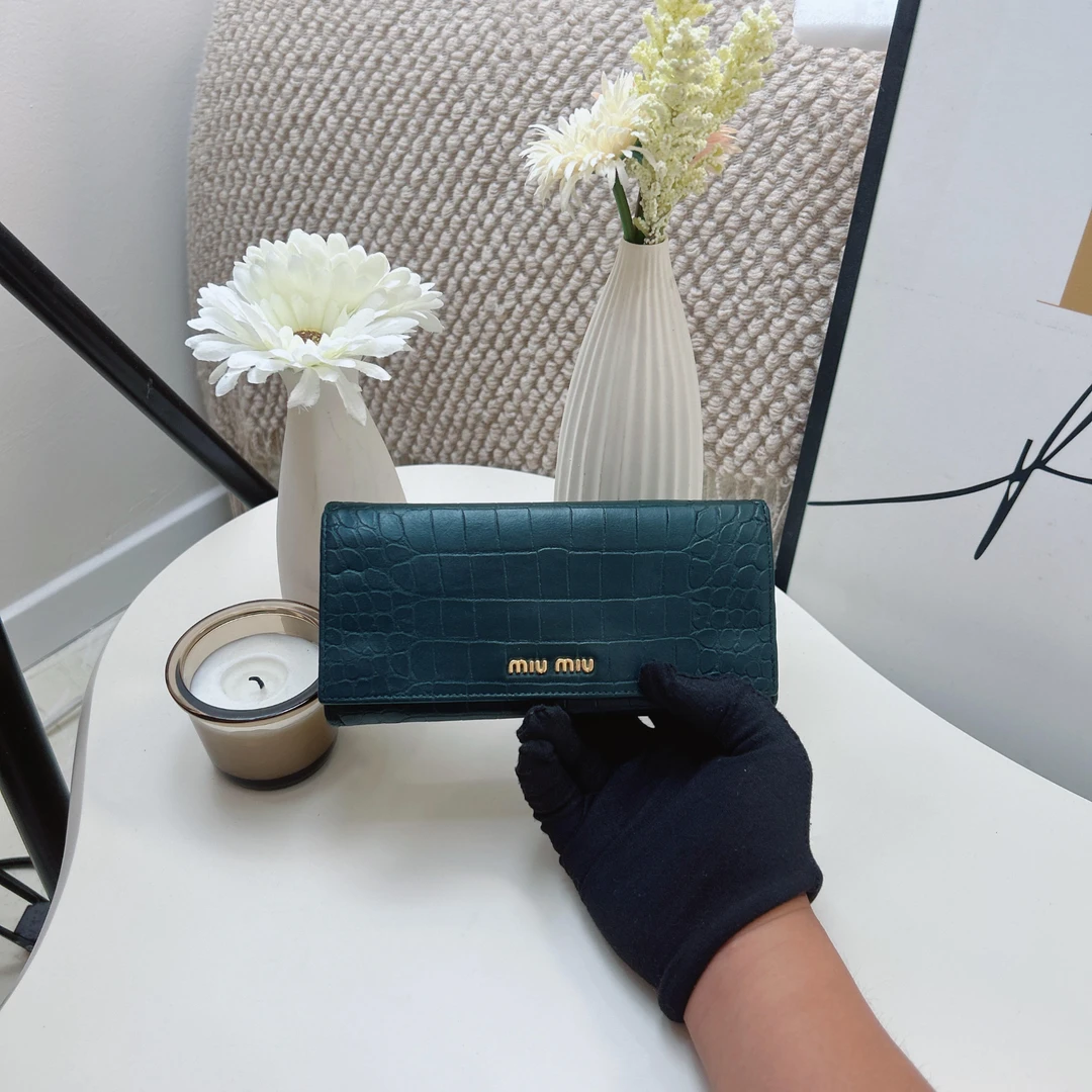 95新 MIU MIU/缪缪 95新miumiu墨绿色鳄鳄压纹长款钱包42567658