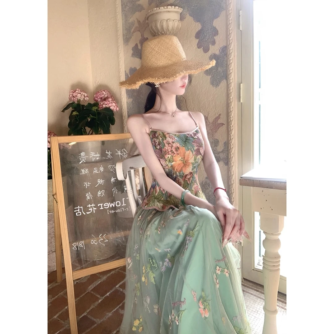 绿野仙踪提花吊带上衣+蝴蝶花朵仙气网纱半身裙五一出游穿搭