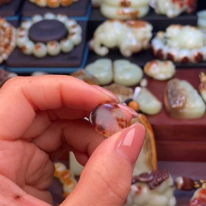 锦***希岫岩河磨玉（透闪石质玉）未镶嵌挂件