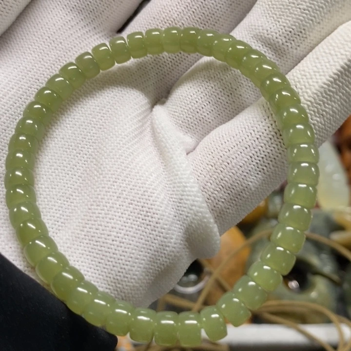 未镶嵌手链岫岩老玉（透闪石质玉）