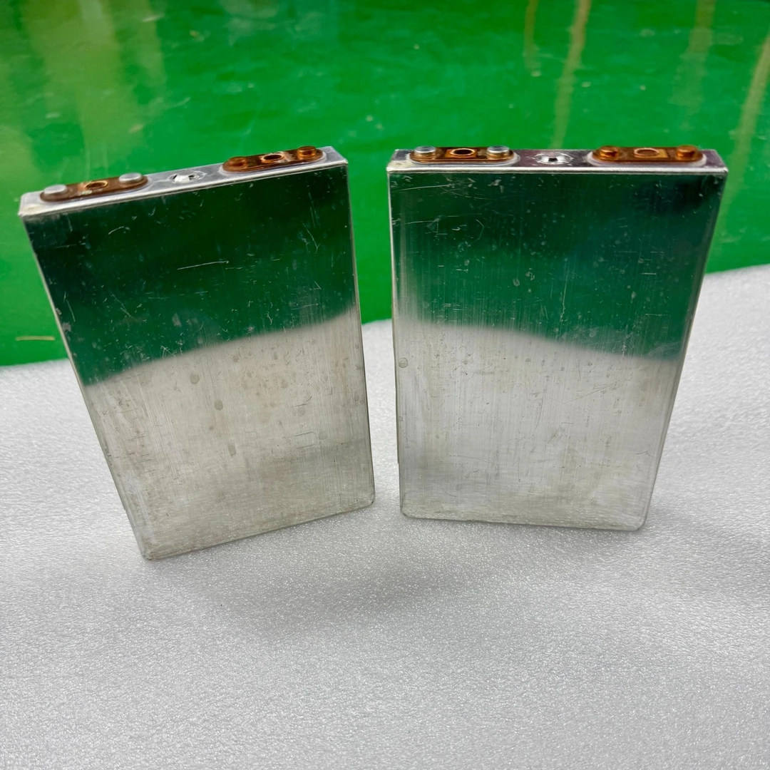 （一单一个)3.2V30000毫安磷酸铁锂组装电动车两轮车三轮车（拆机）