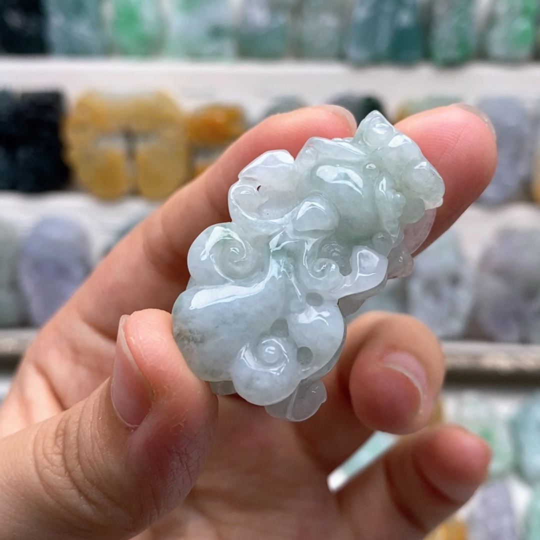 翡翠未镶嵌吊坠(赠链)