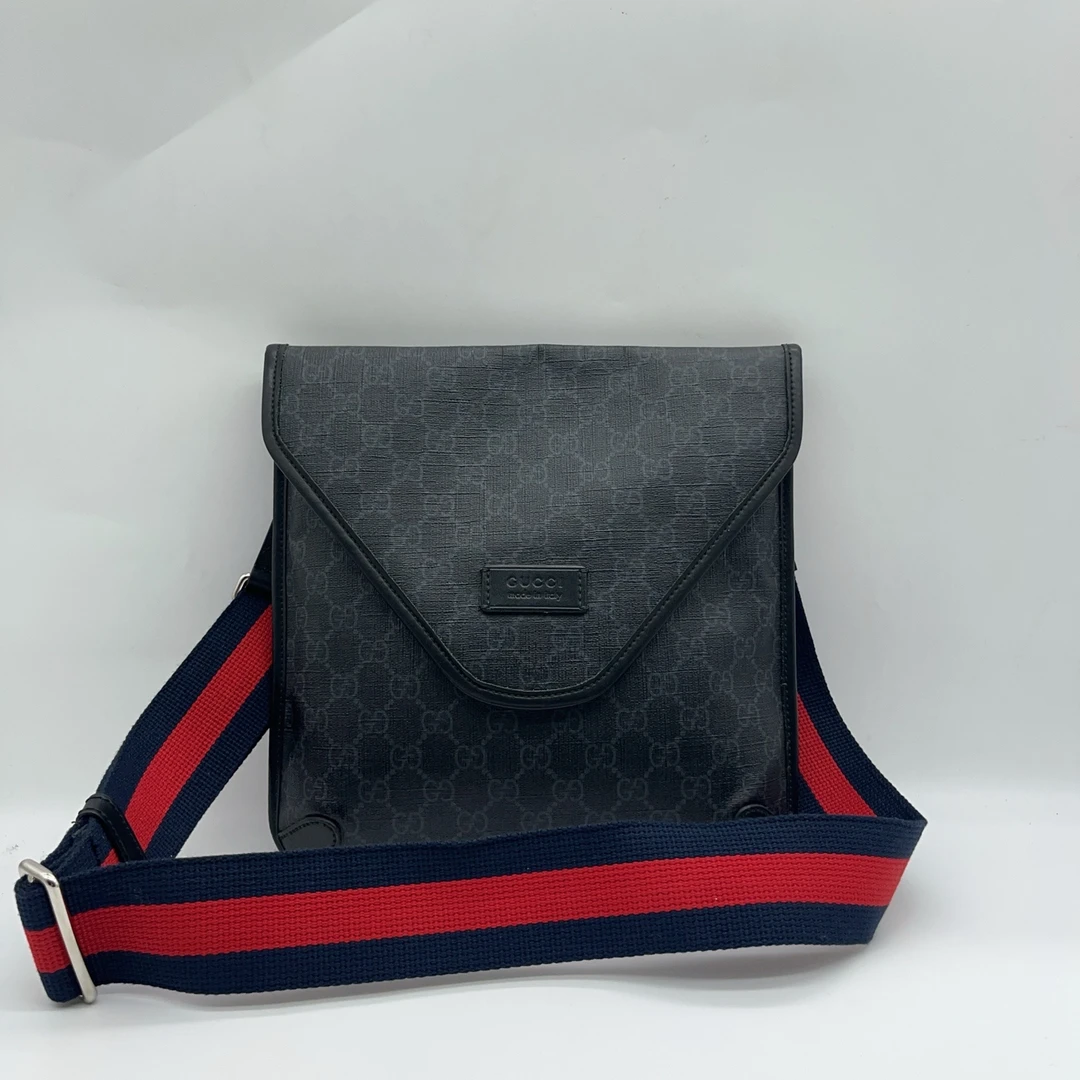 95新 GUCCI/古驰 黑色老花斜挎包1531 1178