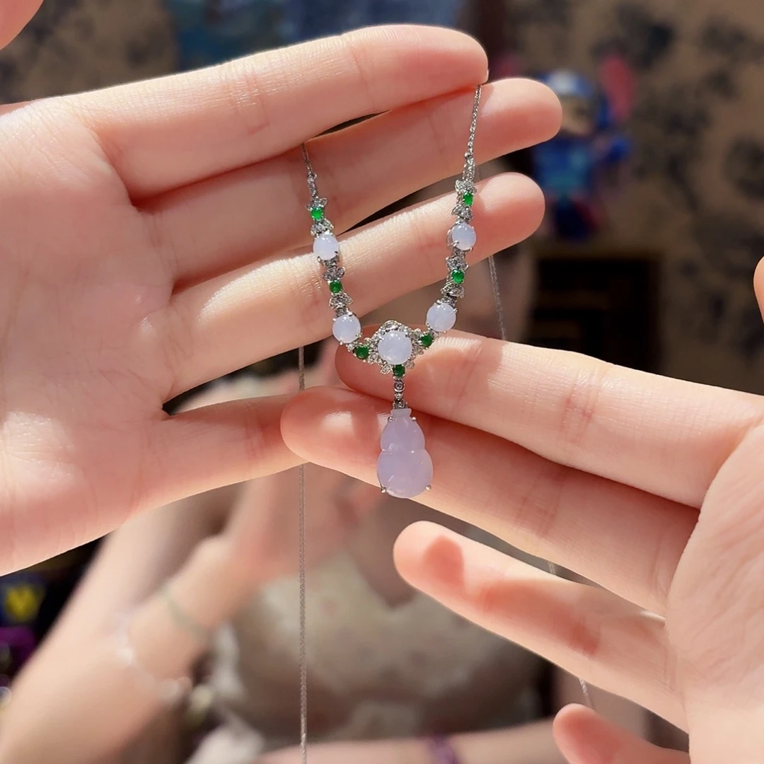 翡翠18K金镶嵌颈饰颈饰