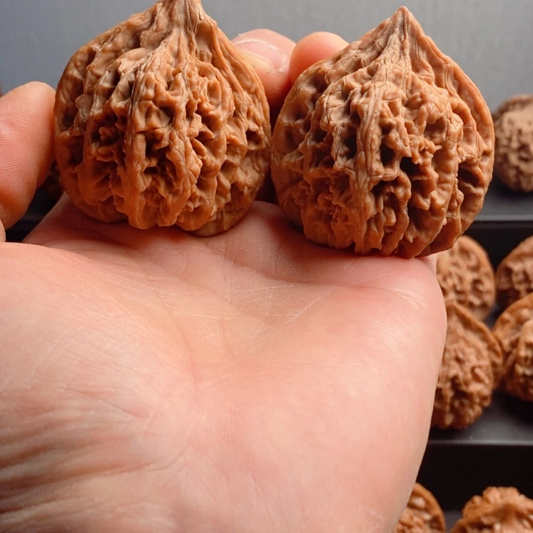 把件文玩核桃秦岭野生九龙鸭嘴