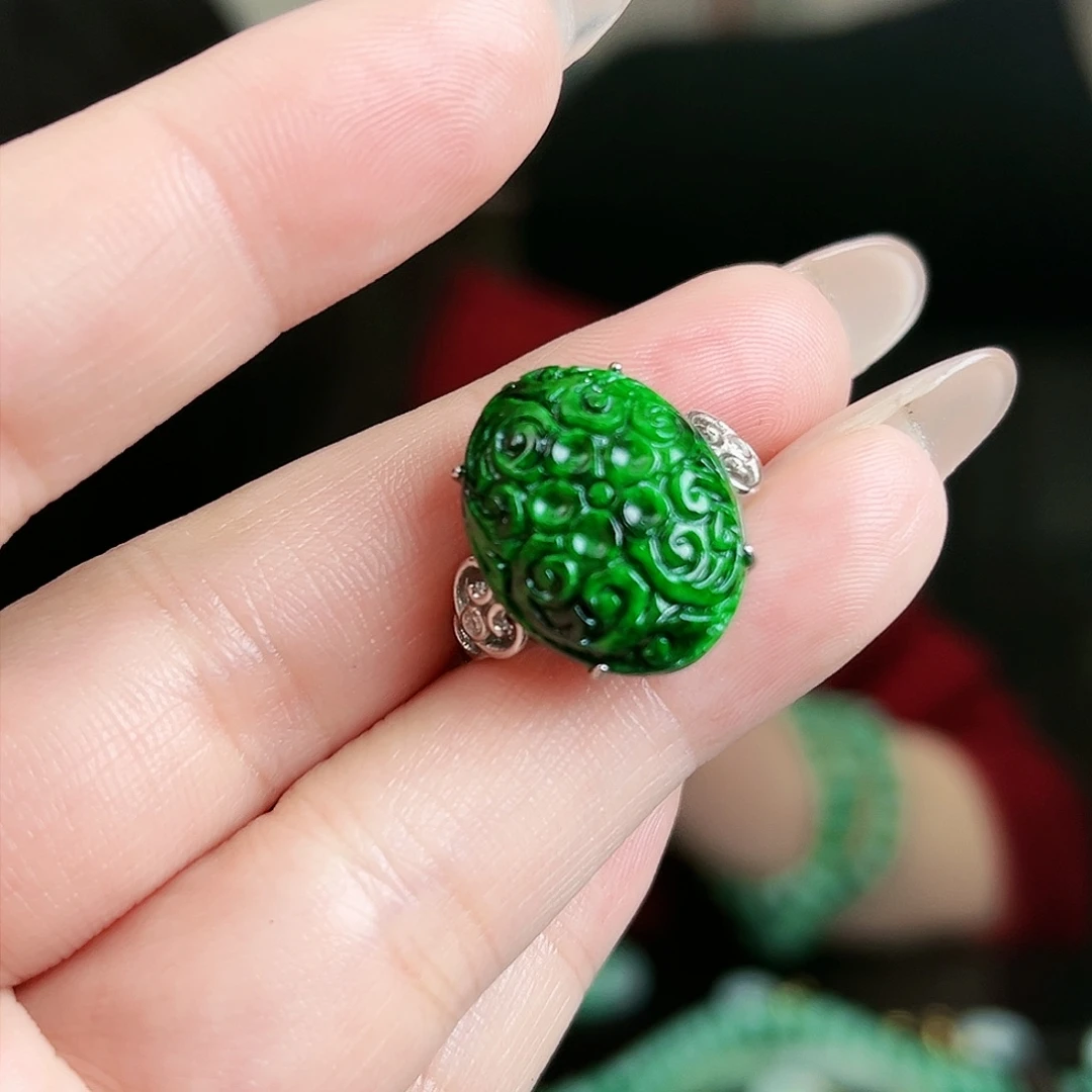 翡翠颈饰银S925镶嵌戒指