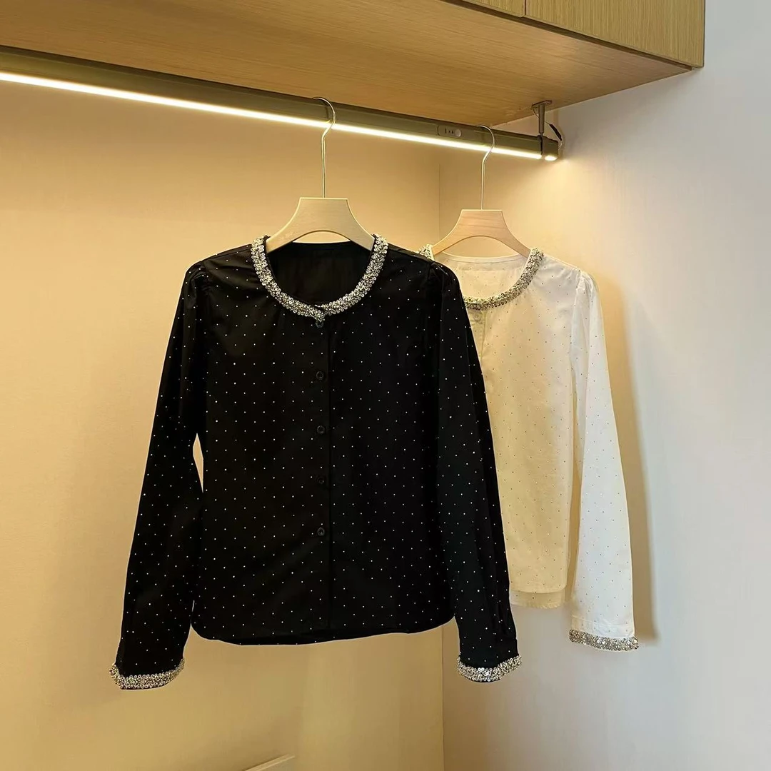 豆子推荐 9652 春季新款烫钻单排扣重工衬衫气质圆领上衣