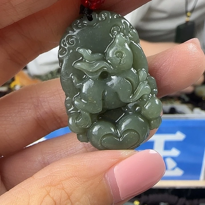 颈饰未镶嵌和田玉