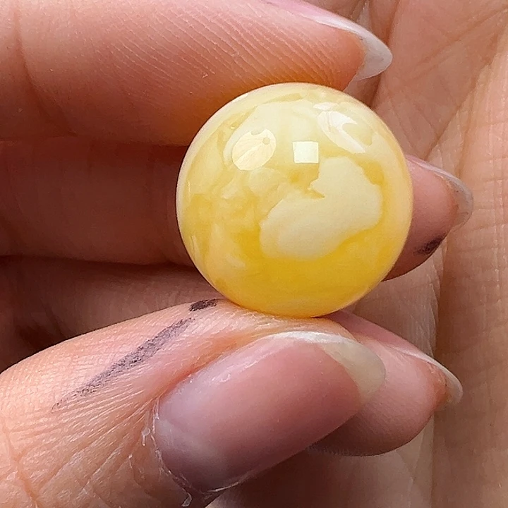 蜜蜡未镶嵌珠宝奇石