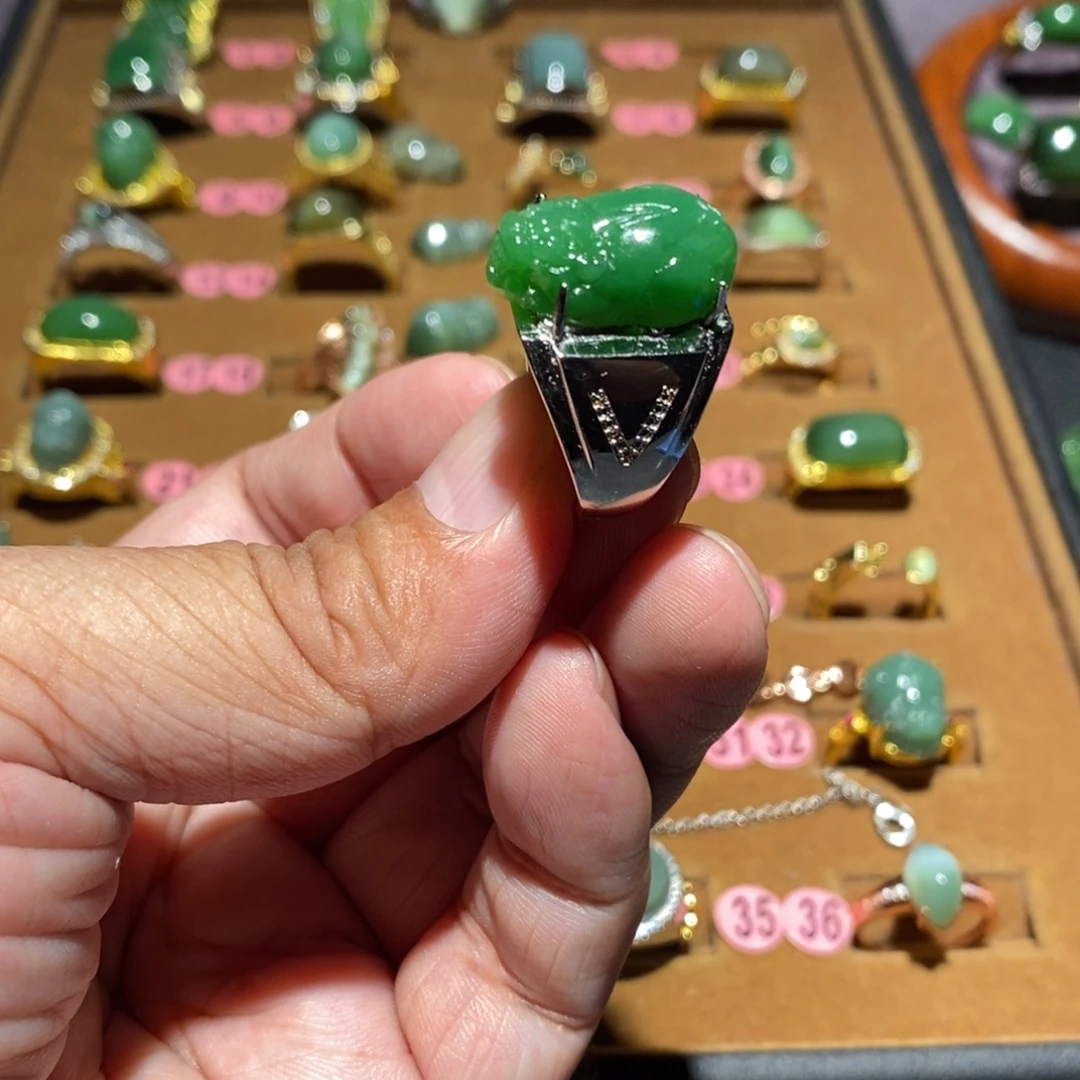 M***秋和田玉（碧玉）未镶嵌戒指