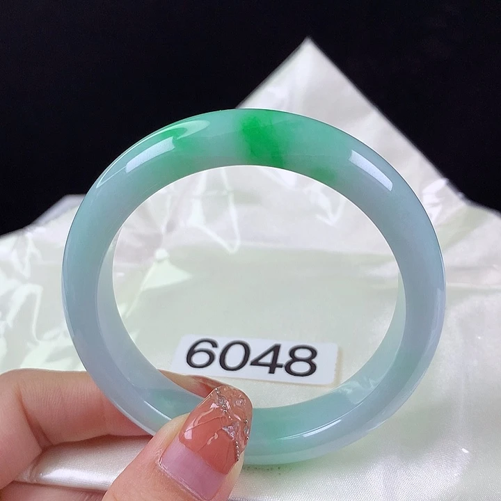 未镶嵌手镯翡翠52圈