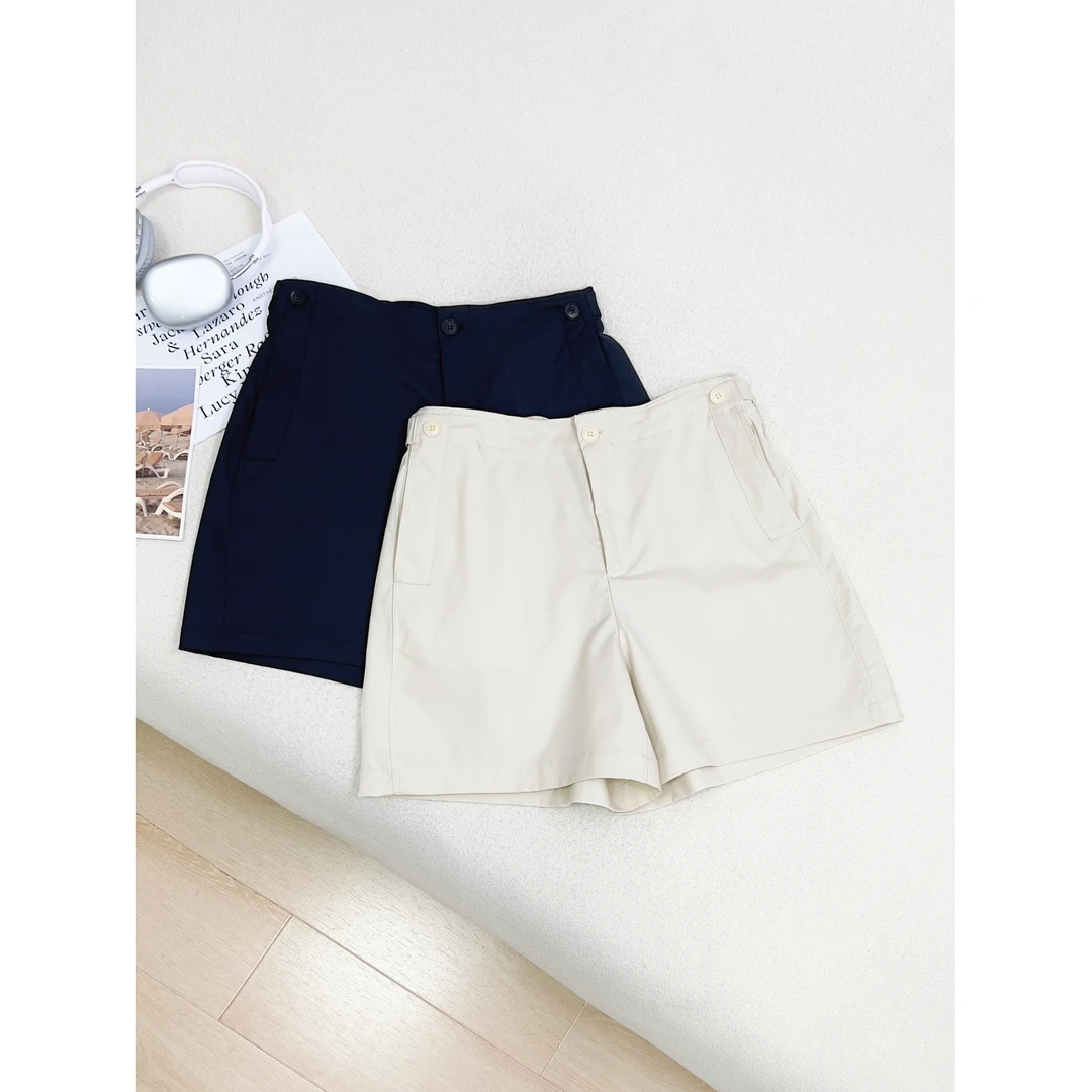 简约百搭纯色休闲短裤