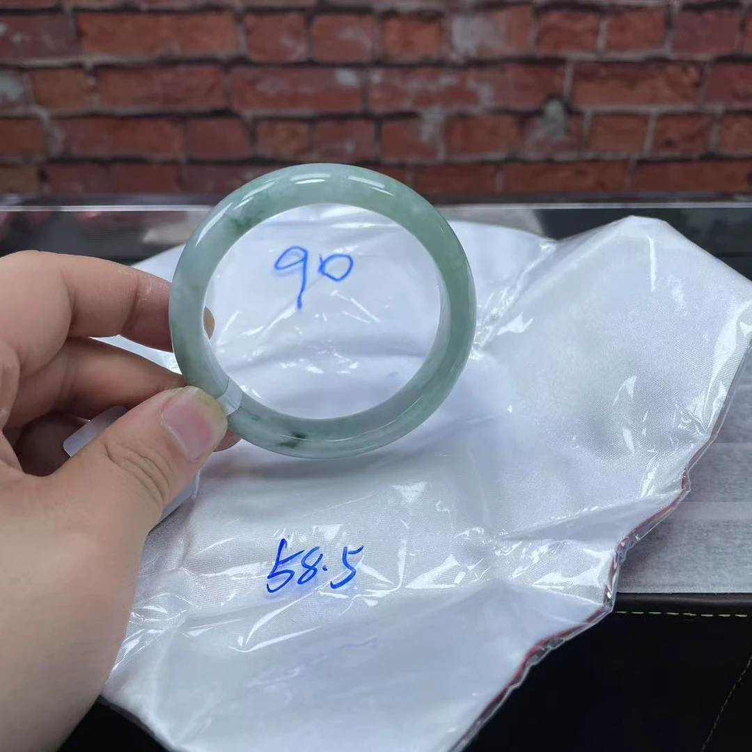 毛货手镯需精细抛光/90