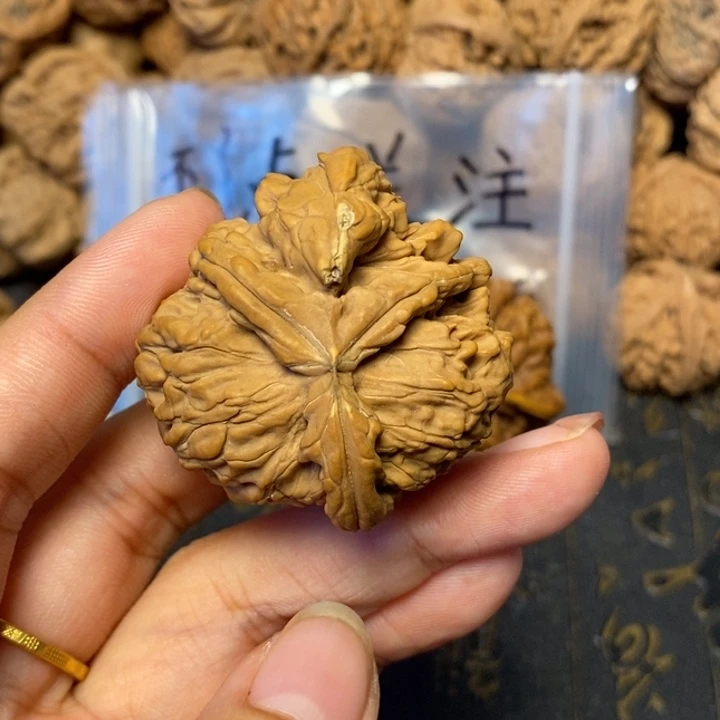 z***x文玩核桃吊坠文玩核桃异形单只