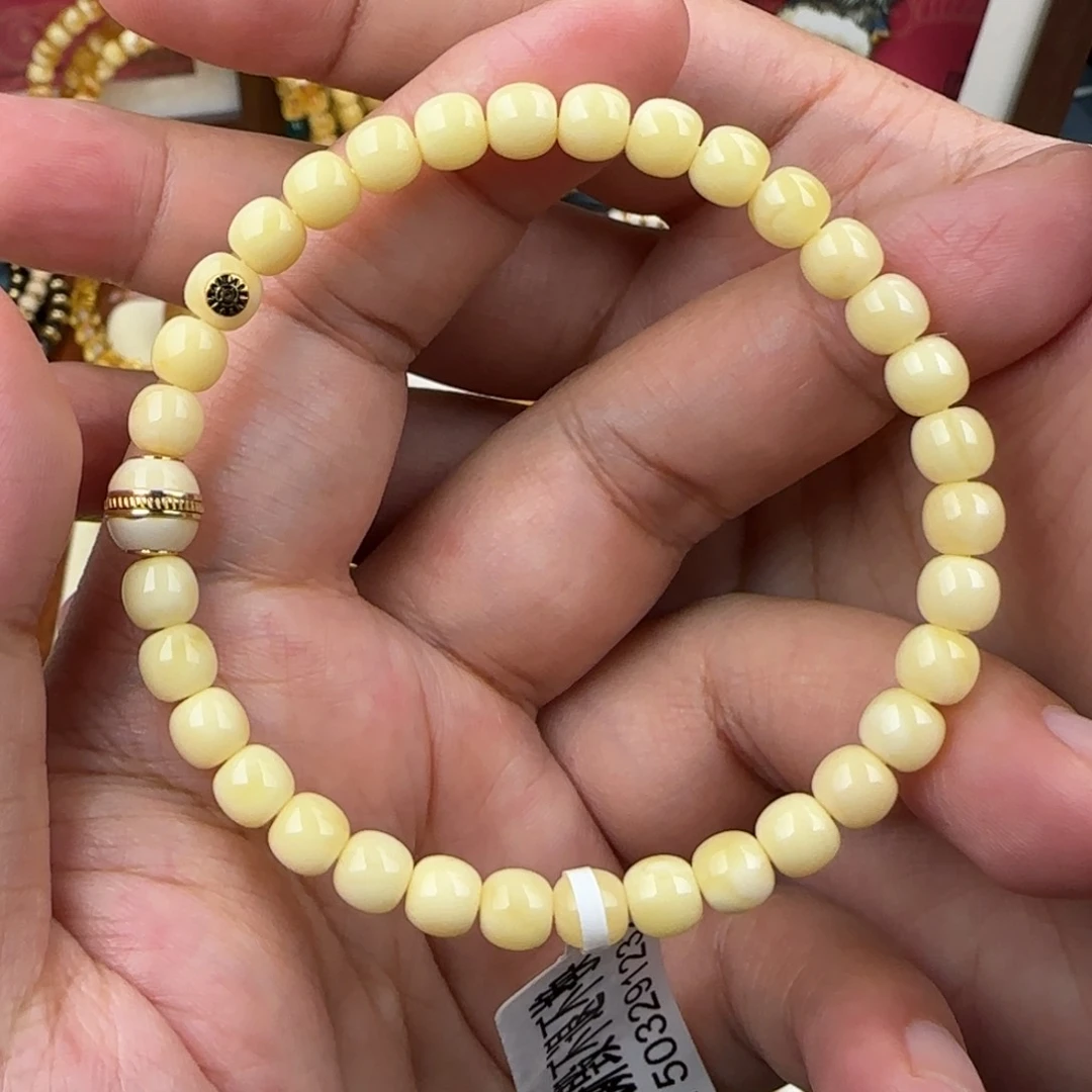 未镶嵌琥珀手链6咪