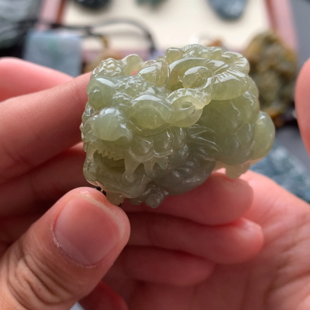 颈饰未镶嵌翡翠貔貅