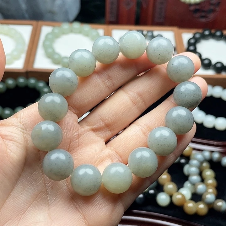 七***五和田玉未镶嵌手串