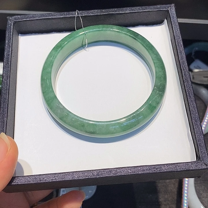 翡翠未镶嵌手镯翡翠手镯