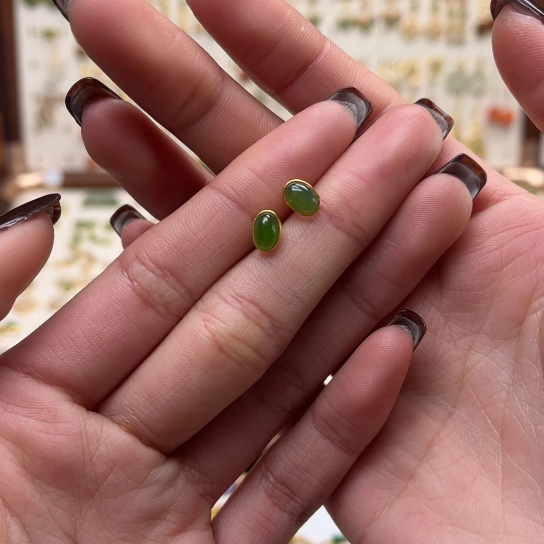 和田玉未镶嵌耳饰