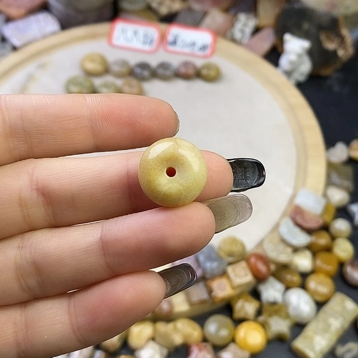 针钠钙石（海纹石）未镶嵌颈饰1