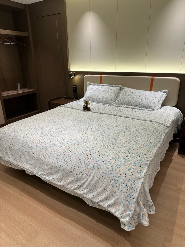 品牌同款面料牛奶绒冬季四件套高克重双面绒消光防静电床品套件