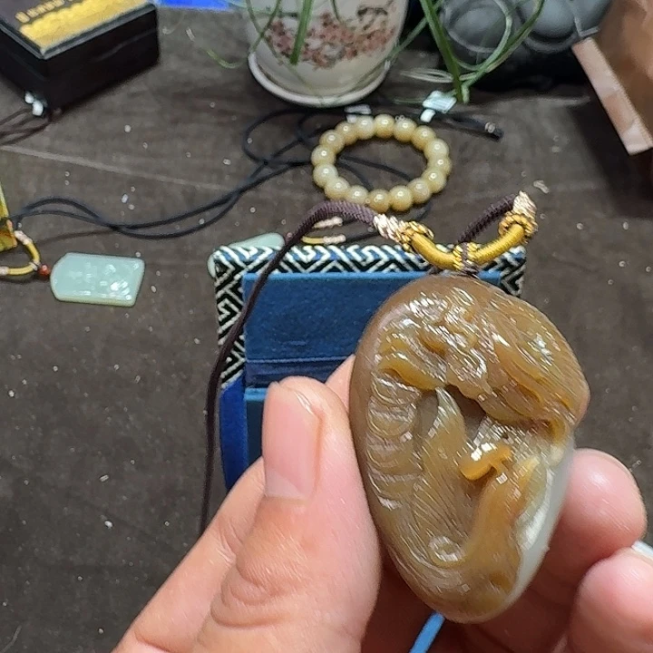 未镶嵌和田玉车挂