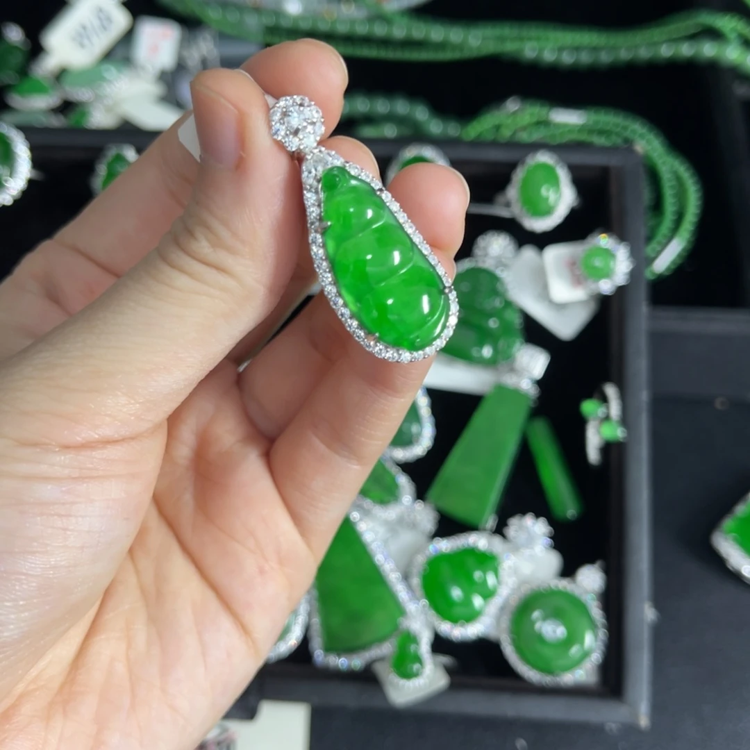 翡翠银S925镶嵌戒指福豆吊坠
