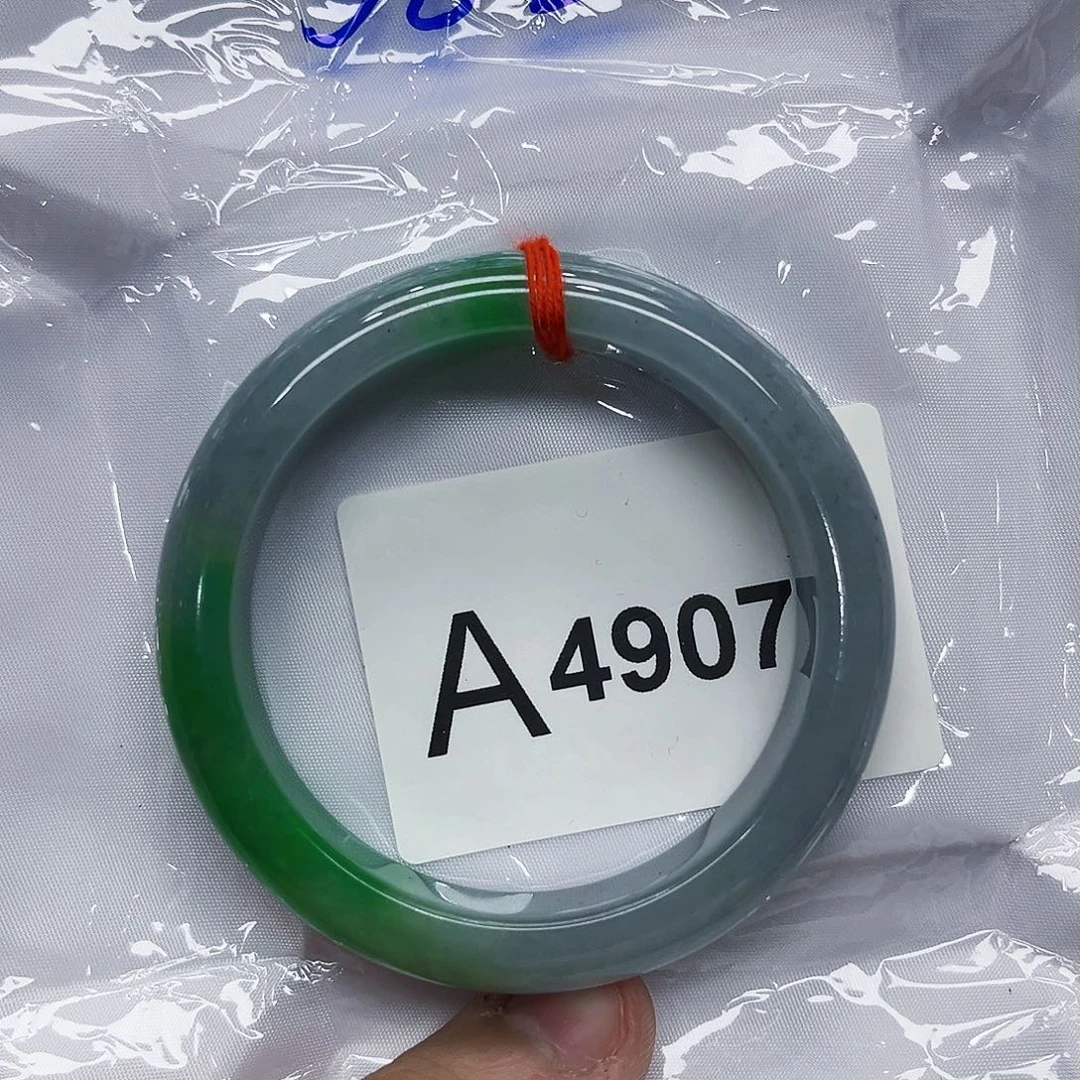 翡翠手镯未镶嵌多样性