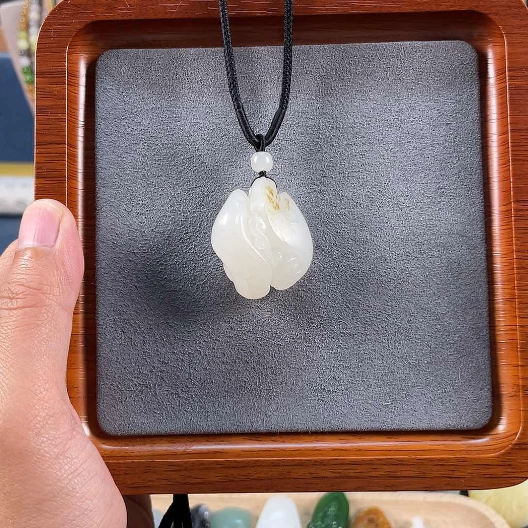 A***E和田玉未镶嵌吊坠(不含链)