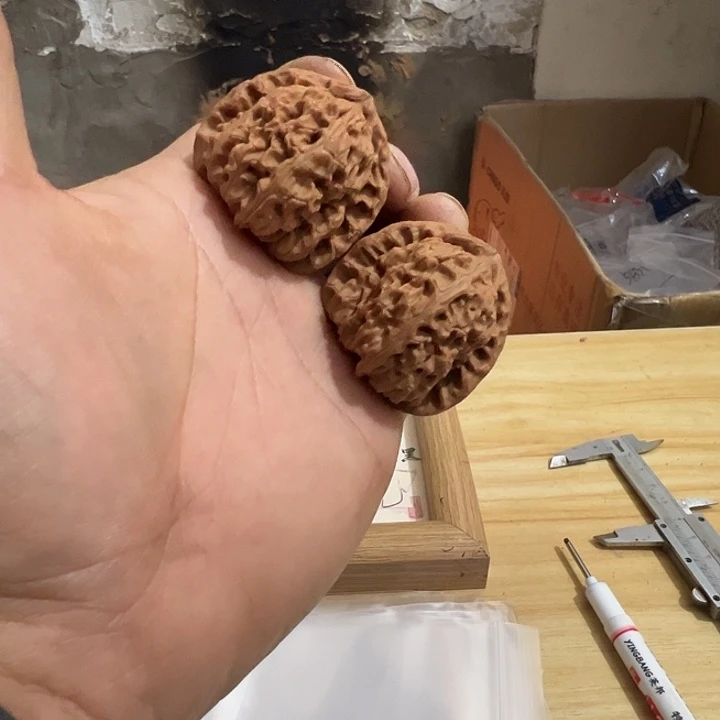 猴头核桃吊坠42全品三角白