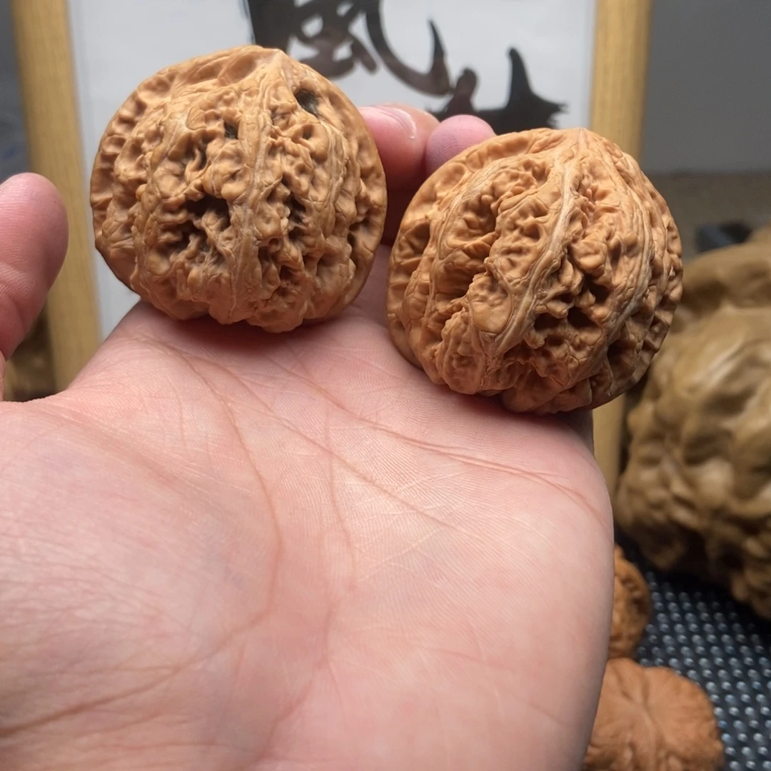 文玩核桃吊坠46粗筋