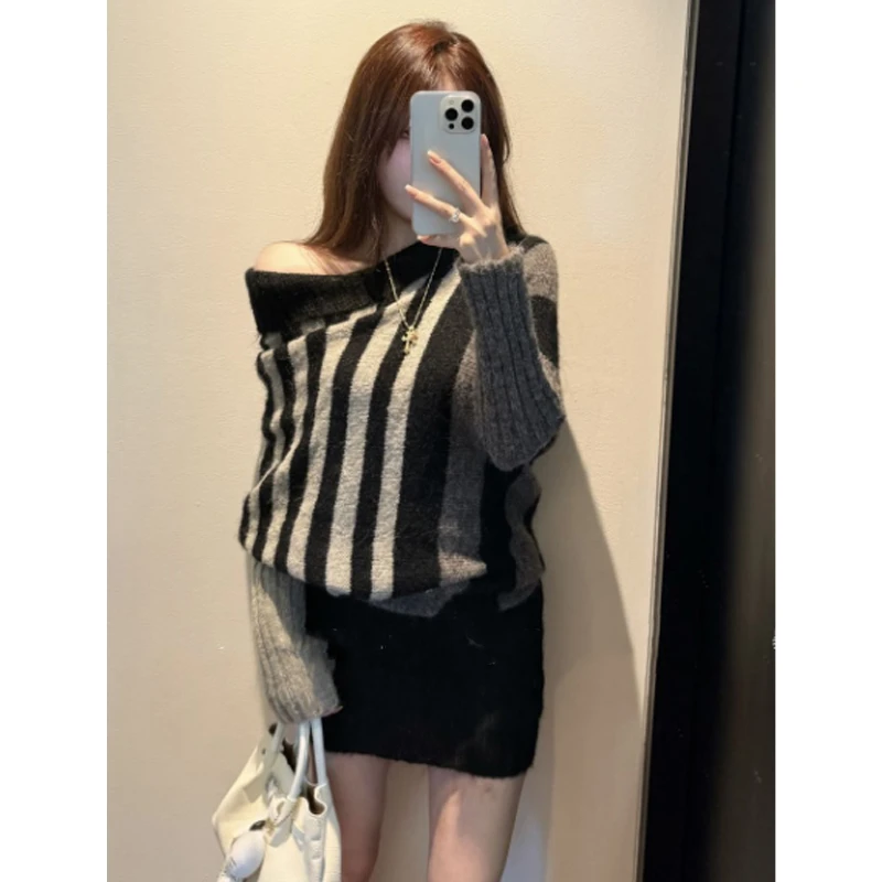 巨好看的早秋韩系穿搭法式斜肩条纹毛衣女秋冬宽松露肩针织衫上衣